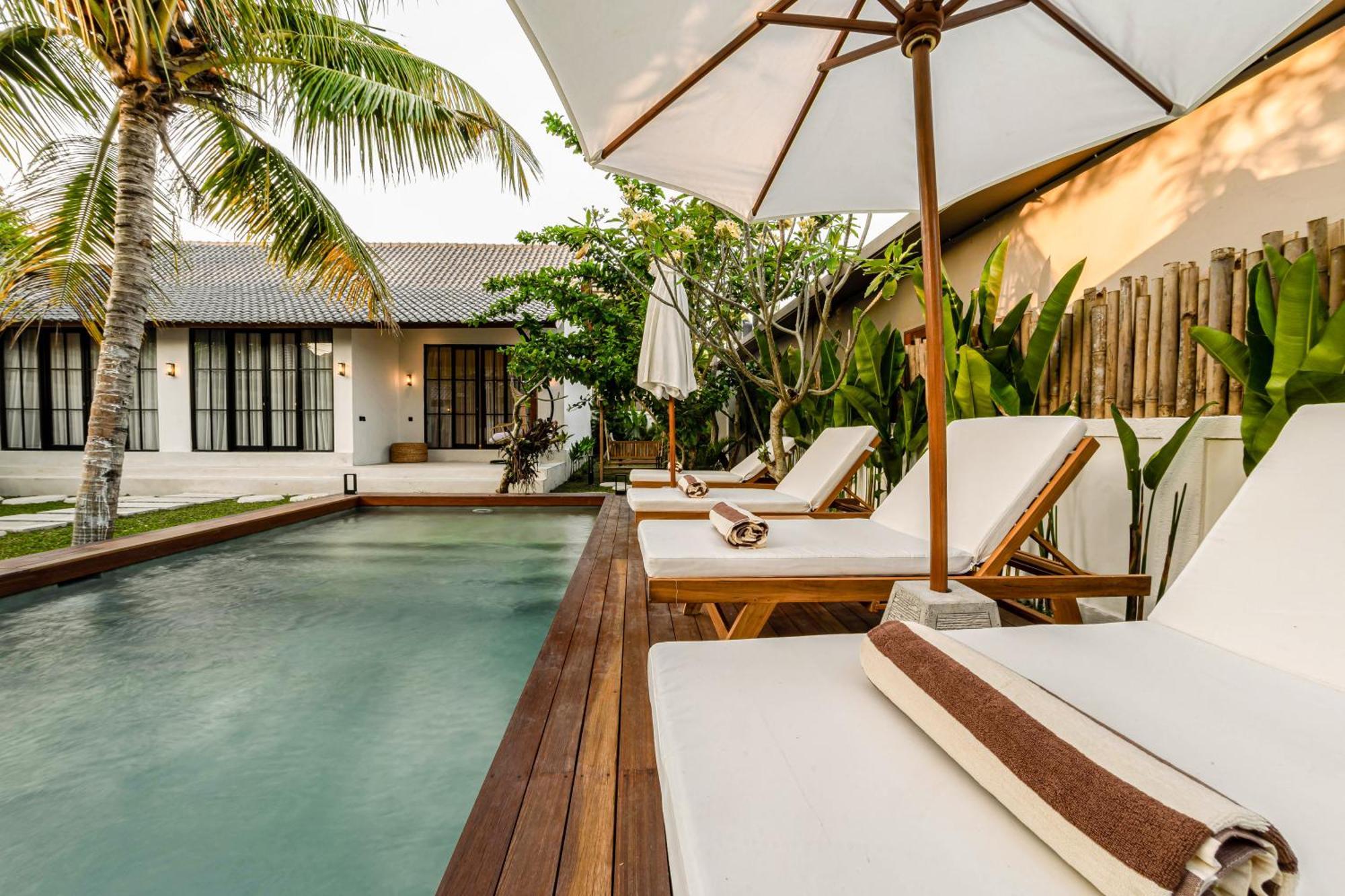 Villa Hijau By Evdekimi - Charming 2br Escape With Pool, Outdoor Lounge, Lush Garden - Long Extras