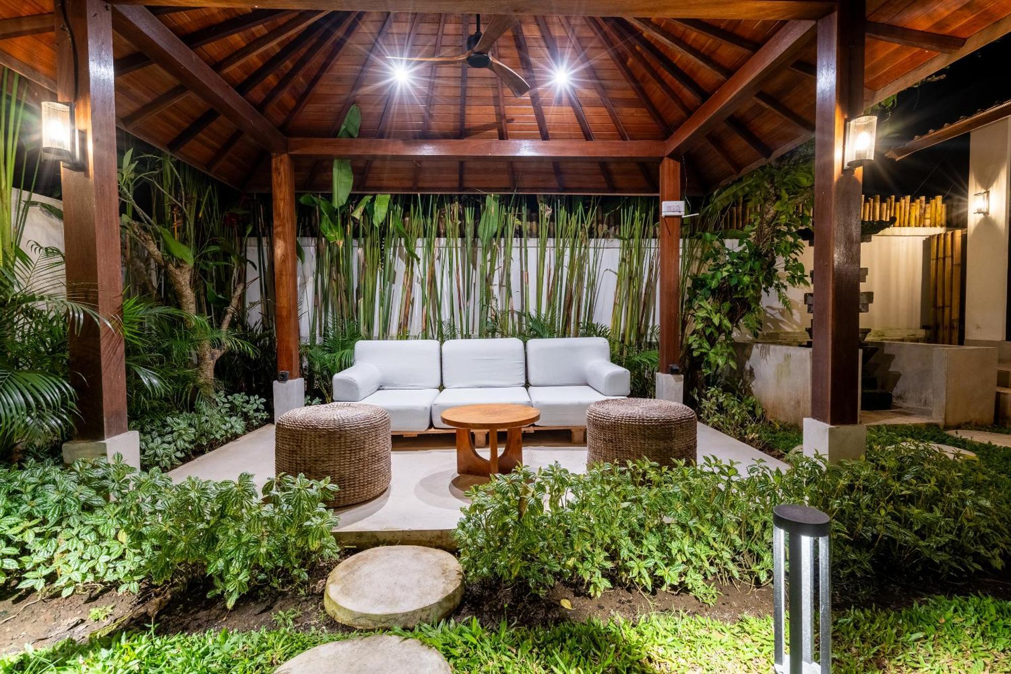 Hijau By Evdekimi - Charming 2br Escape With Pool, Outdoor Lounge, Lush Garden - Long Extras Villa Ubud